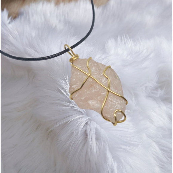 .🎄10/$20. Natural Light Rose Quartzsite Stone Handwired Pendant with Cord Neckl - Picture 5 of 7